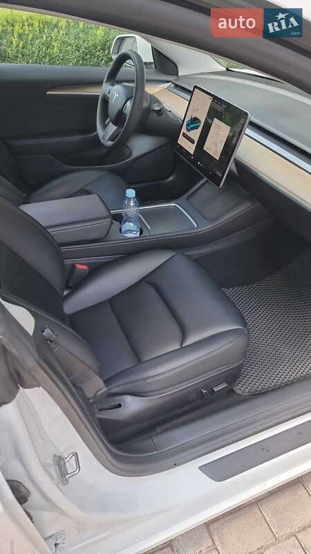 Седан Tesla Model 3 2021 в Дніпрі