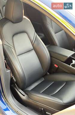 Седан Tesla Model 3 2018 в Сумах