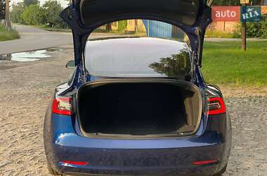 Седан Tesla Model 3 2018 в 