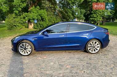 Седан Tesla Model 3 2018 в Сумах