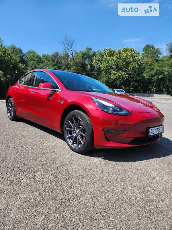 Седан Tesla Model 3 2020 в Днепре