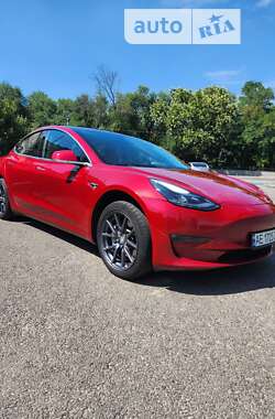 Седан Tesla Model 3 2020 в 
