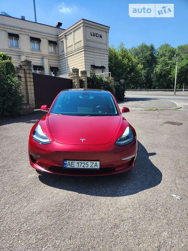 Седан Tesla Model 3 2020 в Днепре