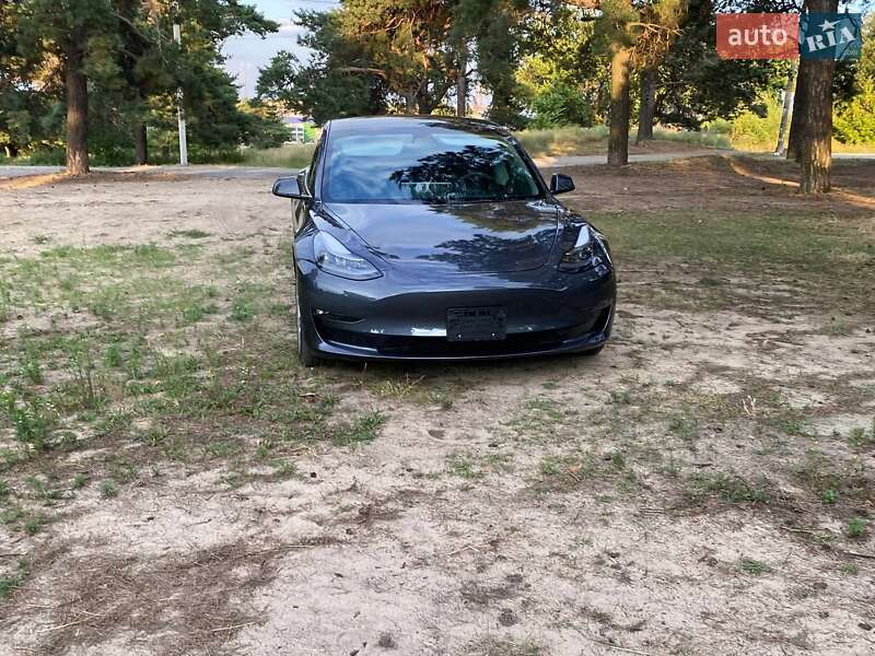 Седан Tesla Model 3 2022 в Дніпрі
