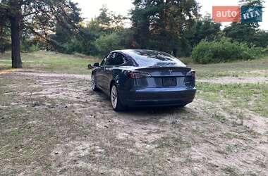 Седан Tesla Model 3 2022 в Днепре