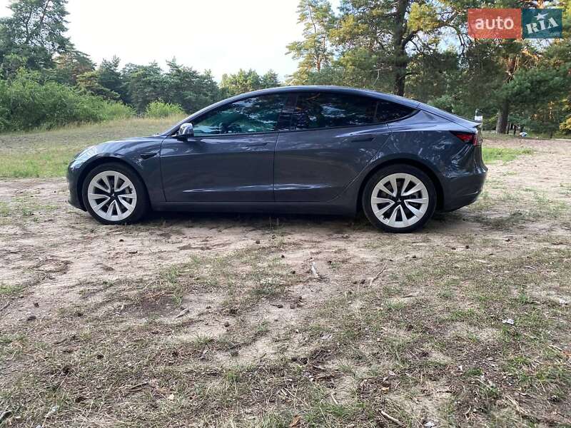 Седан Tesla Model 3 2022 в Дніпрі