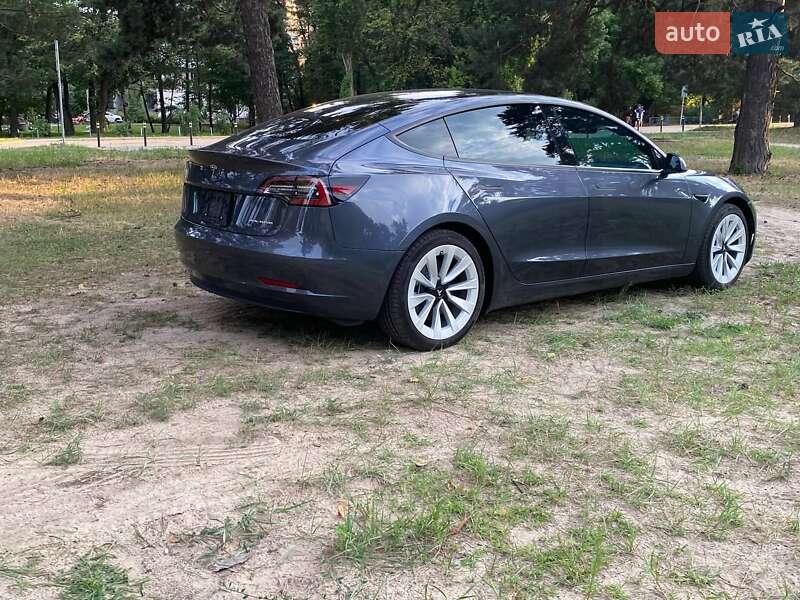 Седан Tesla Model 3 2022 в Дніпрі