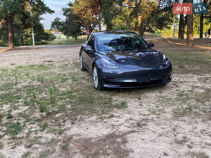 Седан Tesla Model 3 2022 в Дніпрі