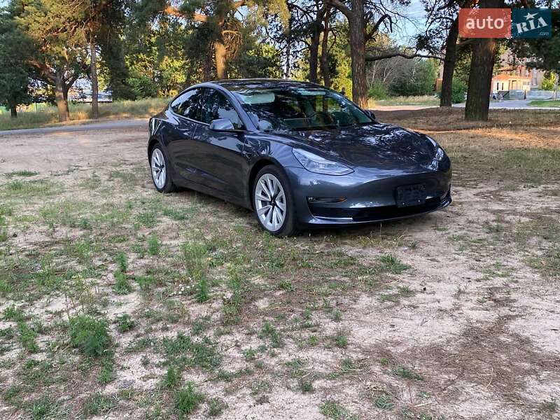 Седан Tesla Model 3 2022 в Дніпрі