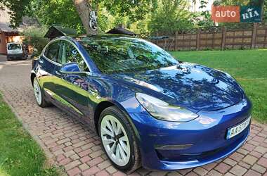 Седан Tesla Model 3 2018 в Киеве