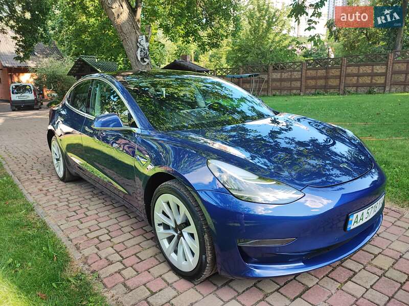 Седан Tesla Model 3 2018 в Києві