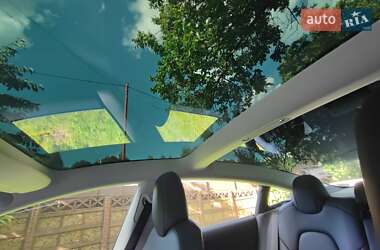 Седан Tesla Model 3 2018 в Киеве