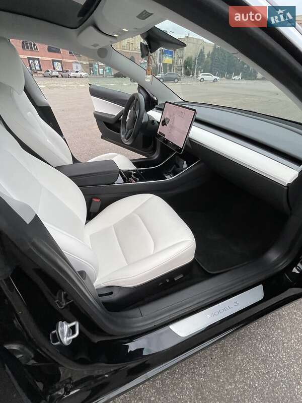 Седан Tesla Model 3 2018 в Харькове