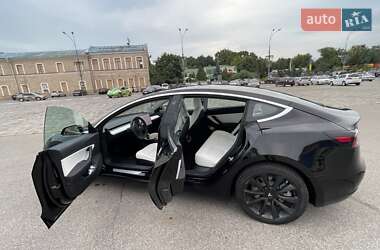 Седан Tesla Model 3 2018 в Харькове