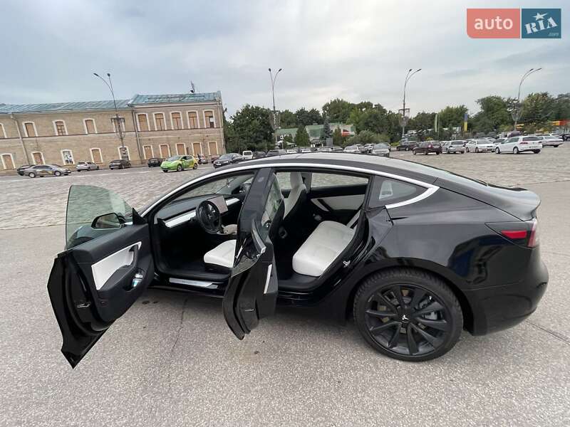Седан Tesla Model 3 2018 в Харькове