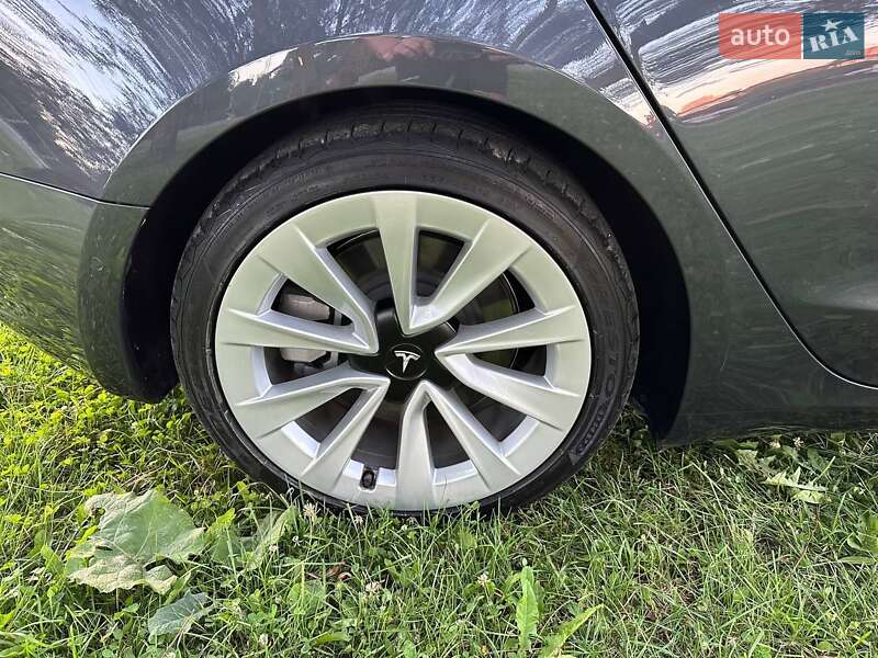 Седан Tesla Model 3 2021 в Тернополі