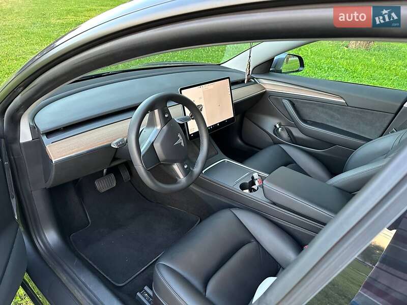 Седан Tesla Model 3 2021 в Тернополі