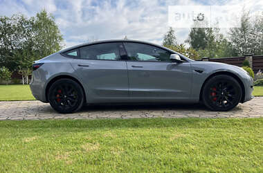 Седан Tesla Model 3 2021 в Львове