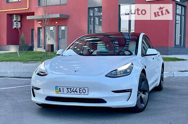 Седан Tesla Model 3 2021 в 