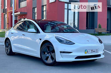 Седан Tesla Model 3 2021 в 