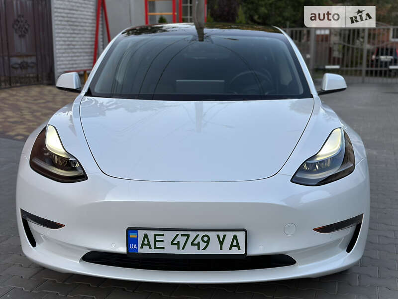 Седан Tesla Model 3 2022 в Дніпрі