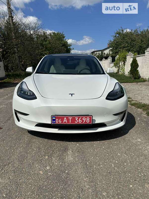 Седан Tesla Model 3 2020 в Харкові