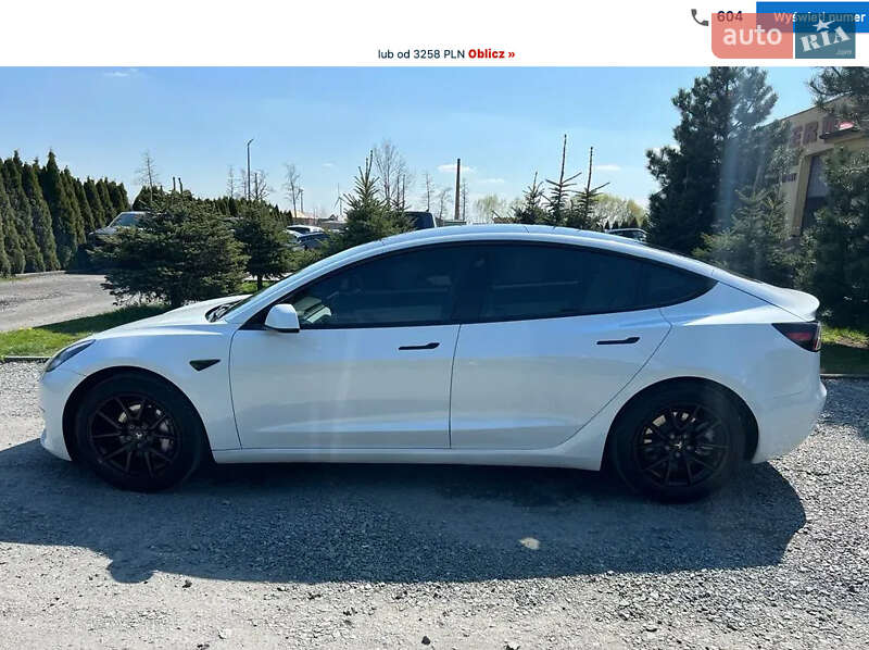 Седан Tesla Model 3 2020 в Львове