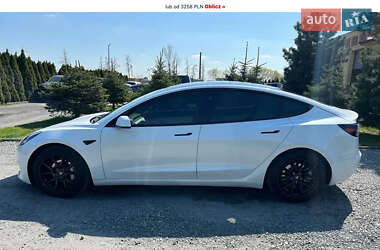 Седан Tesla Model 3 2020 в 