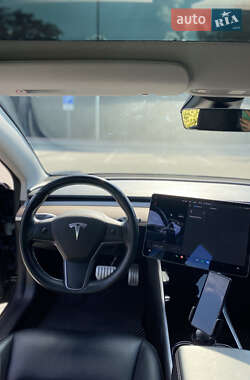 Седан Tesla Model 3 2018 в Києві