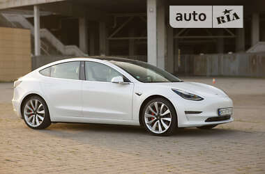 Седан Tesla Model 3 2019 в Львові