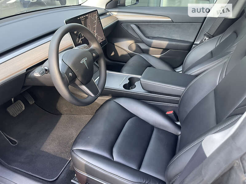 Седан Tesla Model 3 2022 в Виннице