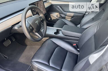 Седан Tesla Model 3 2022 в 