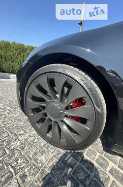 Седан Tesla Model 3 2021 в 