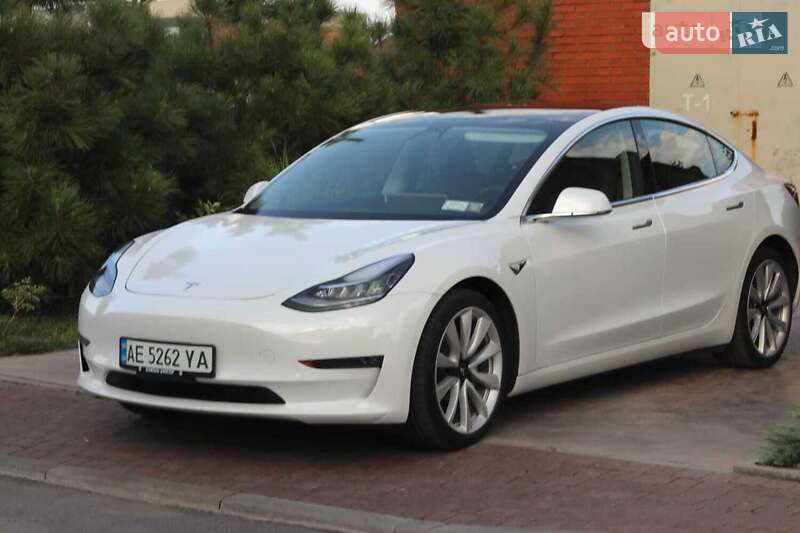 Седан Tesla Model 3 2020 в Днепре