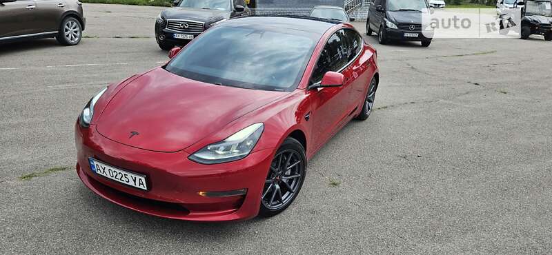 Седан Tesla Model 3 2021 в Харькове фото Седан Tesla Model 3 2021 в Харькове