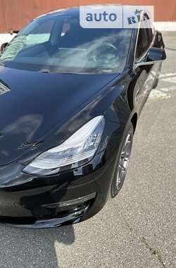 Седан Tesla Model 3 2018 в 