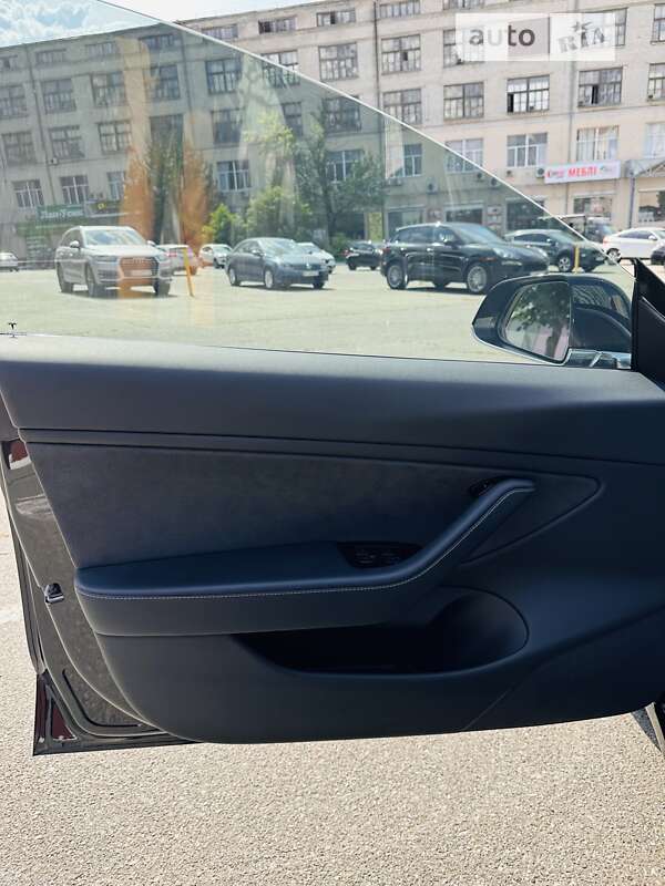 Седан Tesla Model 3 2018 в Киеве