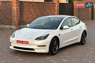 Седан Tesla Model 3 2022 в Ровно