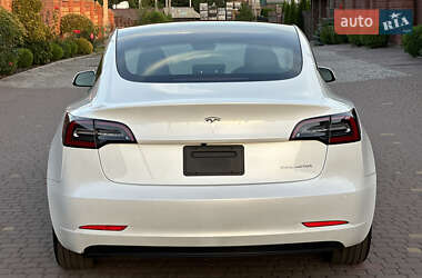 Седан Tesla Model 3 2022 в Ровно