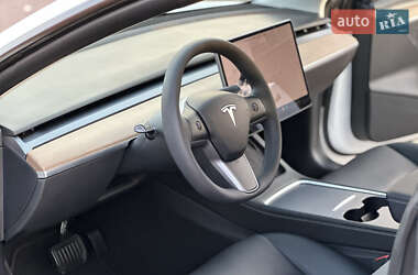 Седан Tesla Model 3 2022 в Ровно