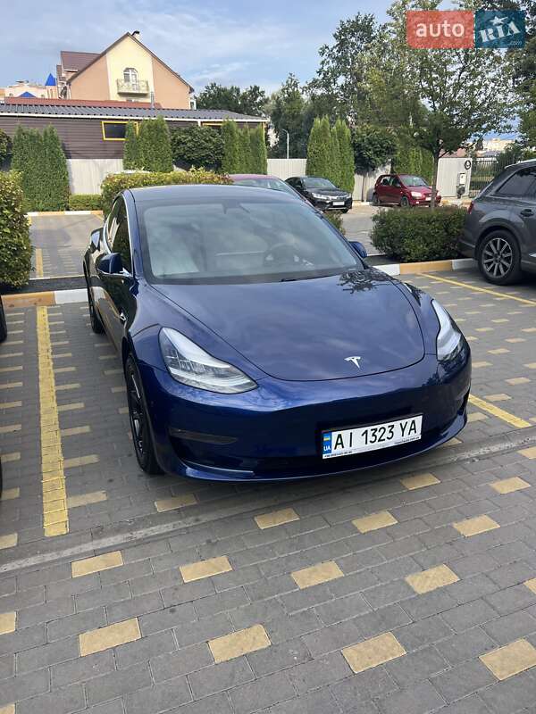 Tesla Model 3 2019