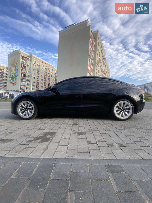Седан Tesla Model 3 2022 в Хмельницком