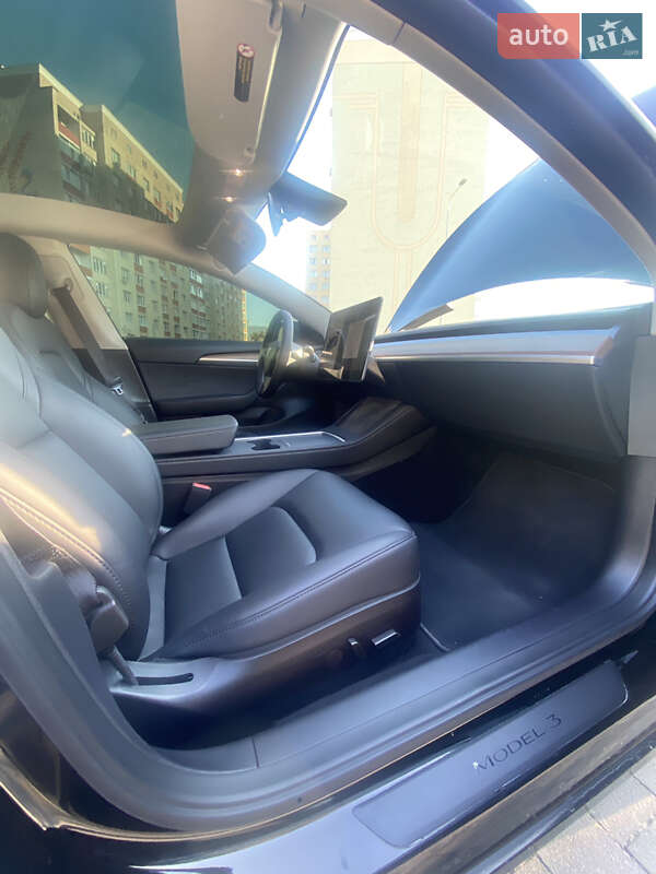 Седан Tesla Model 3 2022 в Хмельницком