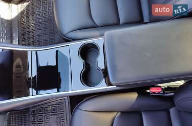 Седан Tesla Model 3 2019 в Киеве