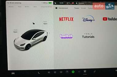 Седан Tesla Model 3 2019 в 