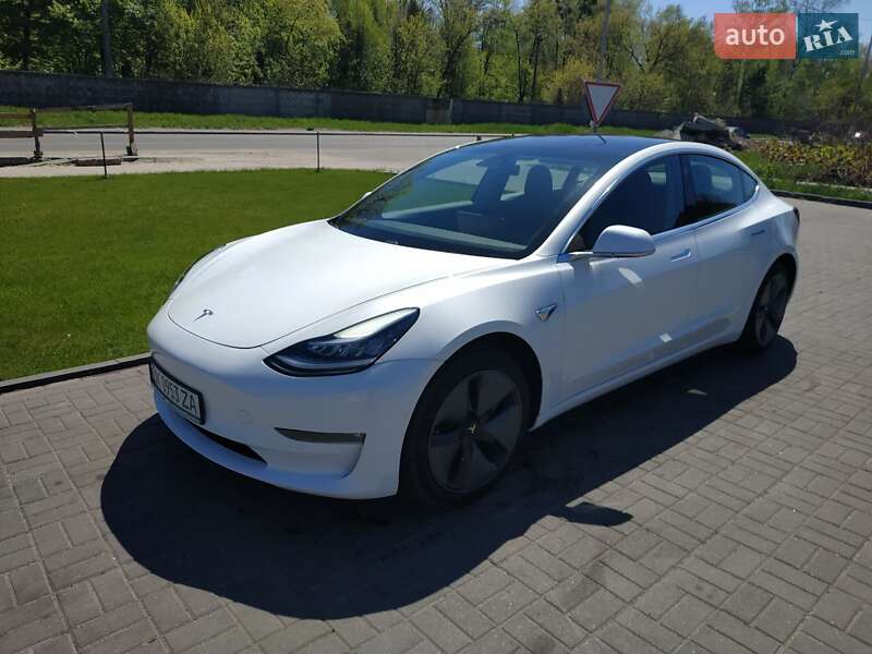 Седан Tesla Model 3 2019 в Киеве