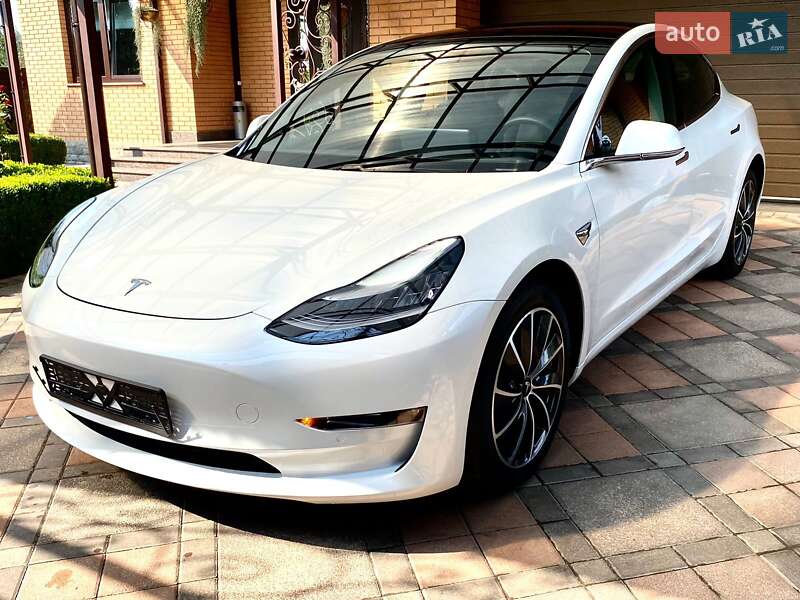 Седан Tesla Model 3 2020 в Києві