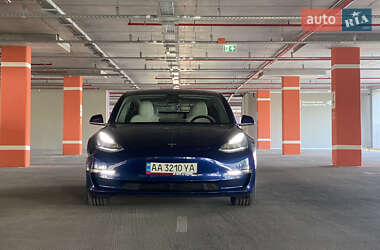 Седан Tesla Model 3 2018 в Києві