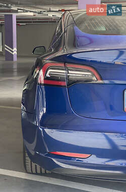 Седан Tesla Model 3 2018 в Києві