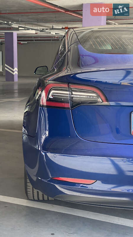 Седан Tesla Model 3 2018 в Києві
